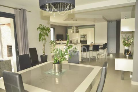 Villa a Rennes, Ille-et-Vilaine, Rennes - € 872.560 | Ref: 85337064 - foto 4