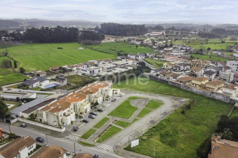 Helårsgrund i Maia, Porto, Maia - € 95.000 | Ref: ZMPT573292 - foto 1