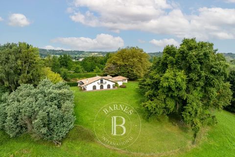 Villa a Urrugne, Pyrenees-Atlantiques, Urrugne - € 1.980.000 | Ref: M1525 - foto 13