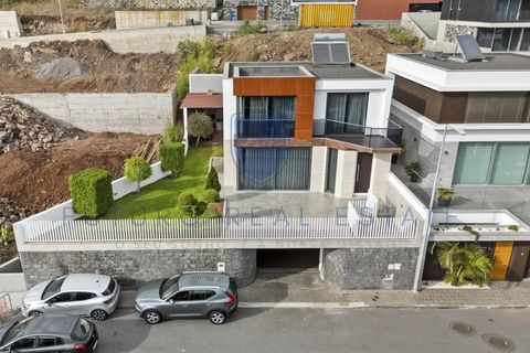 Villa i Funchal, Madeira, Funchal - € 1.250.000 | Ref: F573 - foto 31