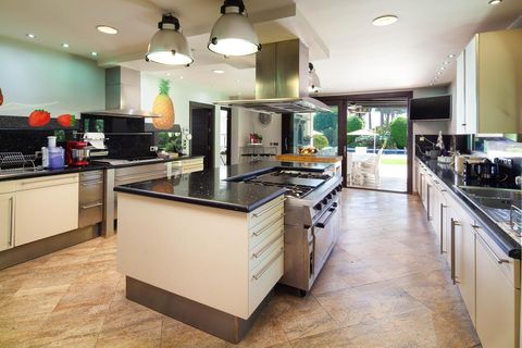 Villa a Estepona, Malaga, Estepona - € 13.500.000 | Ref: RNG172V8 - foto 9