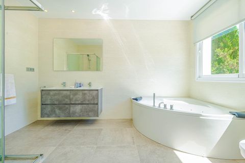 Villa a Marbella, Malaga, Marbella - € 1.895.000 | Ref: RNA111V6 - foto 11