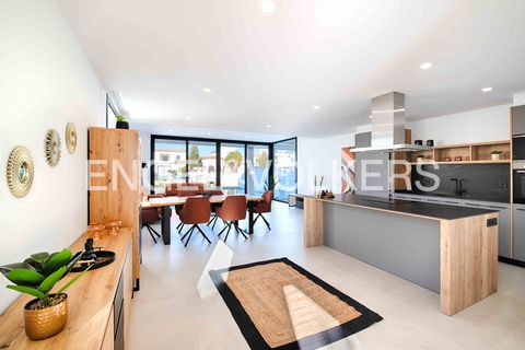 Villa i Empuriabrava, Gerona, Empuriabrava - € 1.290.000 | Ref: W-02XSFK - foto 12
