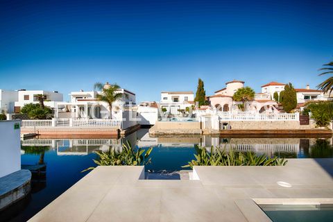 Villa i Empuriabrava, Gerona, Empuriabrava - € 1.290.000 | Ref: W-02XSFK - foto 6