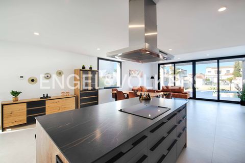Villa i Empuriabrava, Gerona, Empuriabrava - € 1.290.000 | Ref: W-02XSFK - foto 7