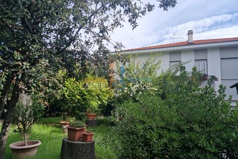Villa i Carrara, Massa and Carrara, Carrara - € 350.000 | Ref: 3268 - foto 1