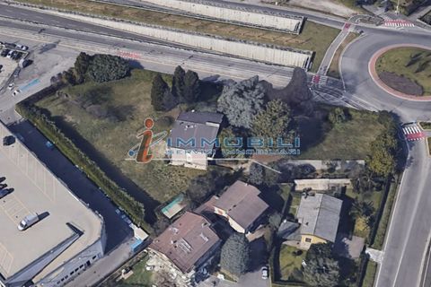 Helårsgrund i Monza, Monza and Brianza, Monza - € 1.800.000 | Ref: TVVG012 - foto 1