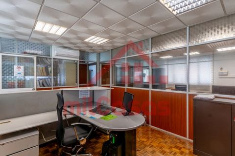 L'establiment comercial a Matacaes, Lisbon, Matacaes - € 900/mes | Ref: M3388 TVD - foto 6