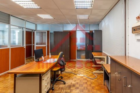 L'establiment comercial a Matacaes, Lisbon, Matacaes - € 900/mes | Ref: M3388 TVD - foto 12