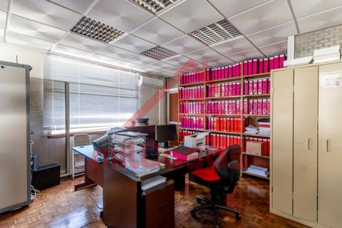 L'establiment comercial a Matacaes, Lisbon, Matacaes - € 900/mes | Ref: M3388 TVD - foto 15