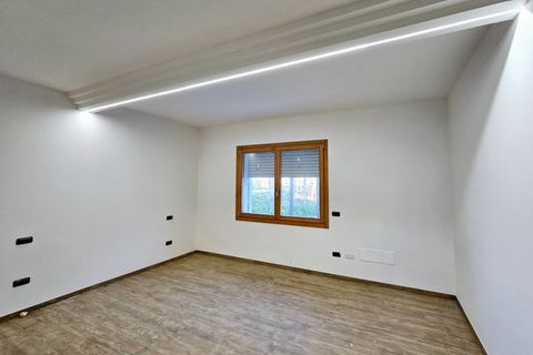 Villa i Borgo Veneto, Padua, Borgo Veneto - € 165.000 | Ref: BIF 433 - foto 2