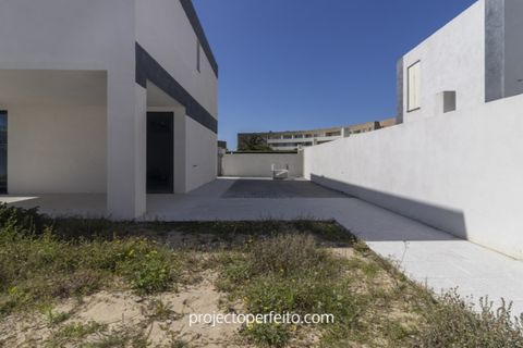 Villa a Esmoriz, Aveiro, Esmoriz - € 680.000 | Ref: 3702 - foto 4
