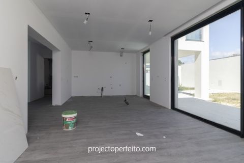 Villa a Esmoriz, Aveiro, Esmoriz - € 680.000 | Ref: 3702 - foto 6
