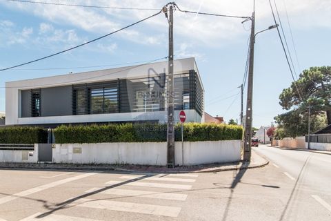 Villa a Almada, Setubal, Almada - € 780.000 | Ref: ID 01001102-159 - foto 42