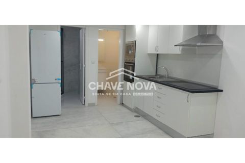 Erhvervsejendom i Corroios, Setubal, Corroios - € 135.000 | Ref: LX/02191 - foto 1