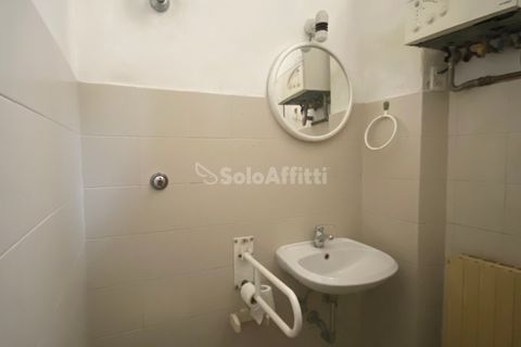 L'establiment comercial a Osimo, Ancona, Osimo - € 500/mes | Ref: AOS161 - foto 4