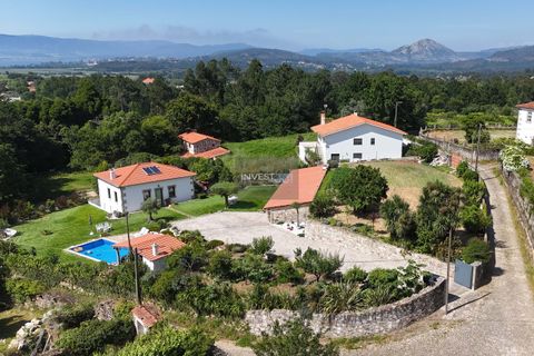 Villa i Venade e Azevedo, Viana do Castelo, Venade e Azevedo - € 600.000 | Ref: 553 - Prop. com 2 casas - Caminha - foto 1
