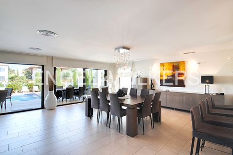 Villa i Empuriabrava, Gerona, Empuriabrava - € 1.450.000 | Ref: W-02X6ZD - foto 17