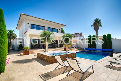 Villa i Empuriabrava, Gerona, Empuriabrava - € 1.450.000 | Ref: W-02X6ZD - foto 6