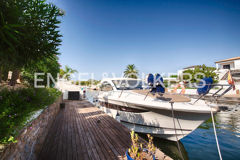 Villa i Empuriabrava, Gerona, Empuriabrava - € 1.450.000 | Ref: W-02X6ZD - foto 11