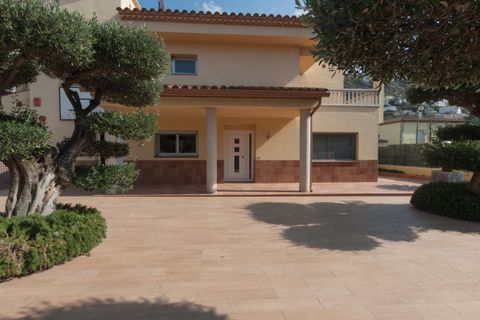 Villa i Roses, Gerona, Roses - € 675.000 | Ref: W-02ET1X - foto 19
