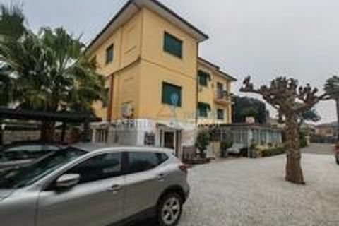 Villa i Massa, Massa and Carrara, Massa - € 1.500.000 | Ref: 3343 - foto 1