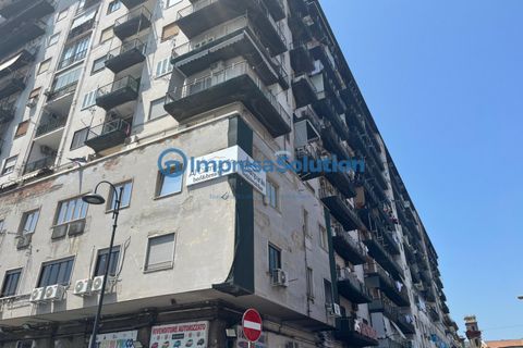 Erhvervsejendom i Naples, Naples, Naples - € 200.000 | Ref: stazione.c - foto 3