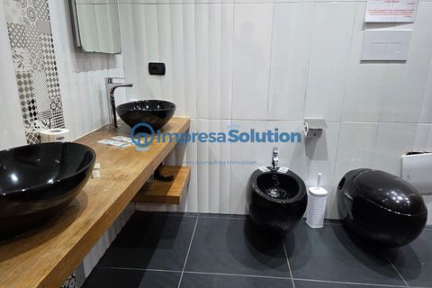 Erhvervsejendom i Naples, Naples, Naples - € 200.000 | Ref: stazione.c - foto 35