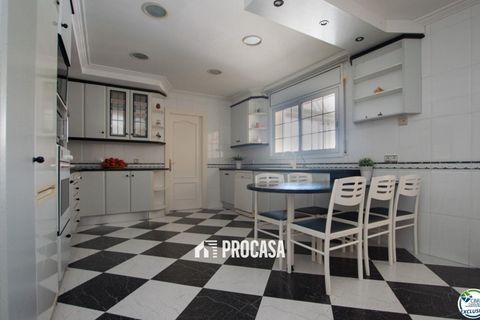 Villa a Roses, Gerona, Roses - € 598.000 | Ref: 3666 - foto 11