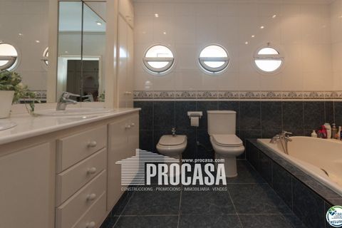 Villa a Roses, Gerona, Roses - € 598.000 | Ref: 3666 - foto 29