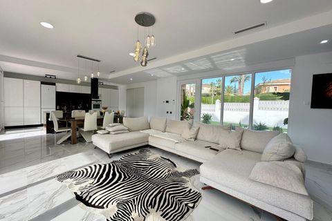 Villa i Petrer, Alicante, Petrer - € 849.995 | Ref: 61077c2411 - foto 8