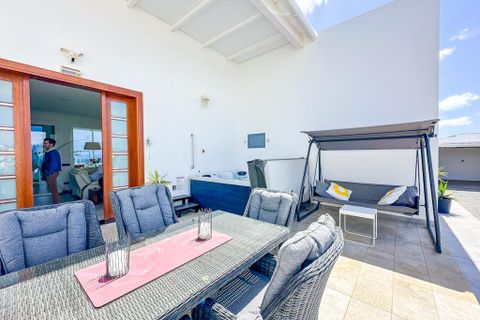 Villa a Costa Teguise, Lanzarote, Costa Teguise - € 925.000 | Ref: a0ont000004vb93 - foto 2
