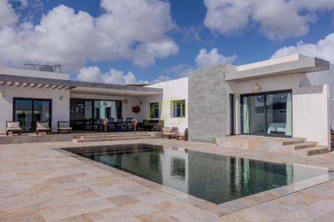 Villa i Costa Teguise, Lanzarote, Costa Teguise - € 975.000 | Ref: P325001 - foto 1