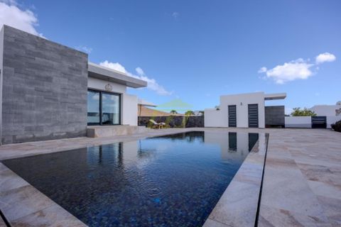 Villa i Costa Teguise, Lanzarote, Costa Teguise - € 975.000 | Ref: P325001 - foto 2