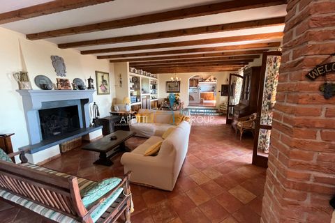 Villa a Massa, Massa and Carrara, Massa - € 900.000 | Ref: 3352 - foto 2