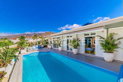 Villa a Torviscas, Tenerife, Torviscas - € 1.200.000 | Ref: W-02YXKB - foto 15