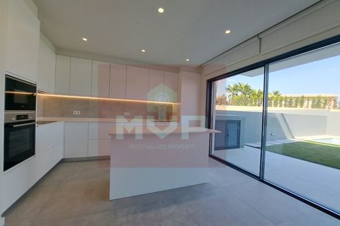 Byhus i Montenegro, Faro, Montenegro - € 950.000 | Ref: 170250029 - foto 1