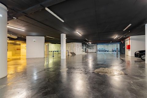 Garatge a Lisbon, Lisbon, Lisbon - € 1.299.000 | Ref: 042250125 - foto 3
