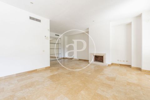 Villa a La Moraleja, Madrid, La Moraleja - € 1.650.000 | Ref: VMN2504001 - foto 4