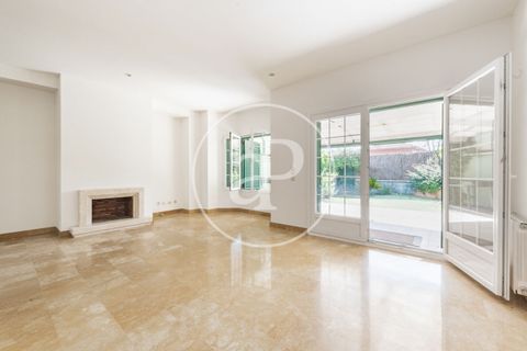 Villa a La Moraleja, Madrid, La Moraleja - € 1.650.000 | Ref: VMN2504001 - foto 6