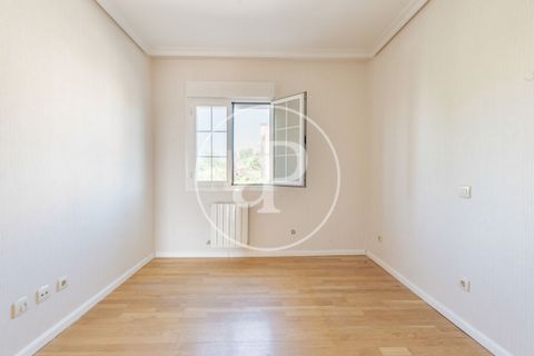 Villa a La Moraleja, Madrid, La Moraleja - € 1.650.000 | Ref: VMN2504001 - foto 14
