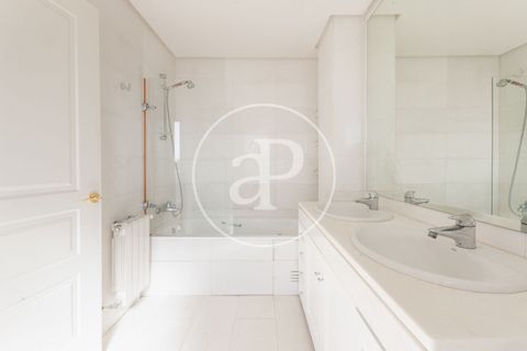 Villa a La Moraleja, Madrid, La Moraleja - € 1.650.000 | Ref: VMN2504001 - foto 21
