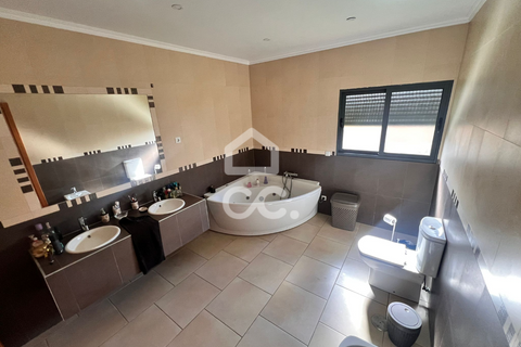 Villa a Lagoa, Sao Miguel, Lagoa - € 599.950 | Ref: 326/M/03666 - foto 8