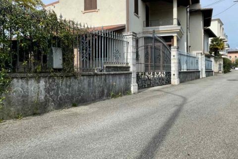 Villa a Pordenone, Pordenone, Pordenone - € 525.000 | Ref: 2288-072 - foto 2