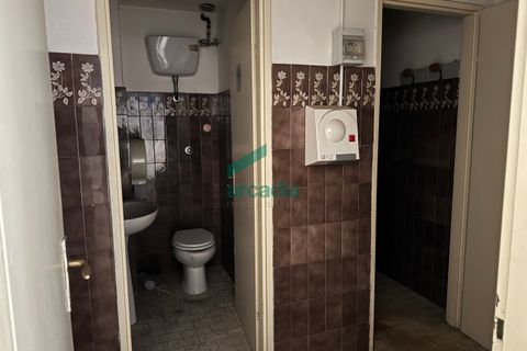 L'establiment comercial a Bitonto, Bari, Bitonto - € 1.050/mes | Ref: 11477/2021 - foto 10