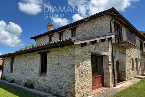Farm i Castel Ritaldi, Perugia, Castel Ritaldi - € 1.250.000 | Ref: AZ268 - foto 1