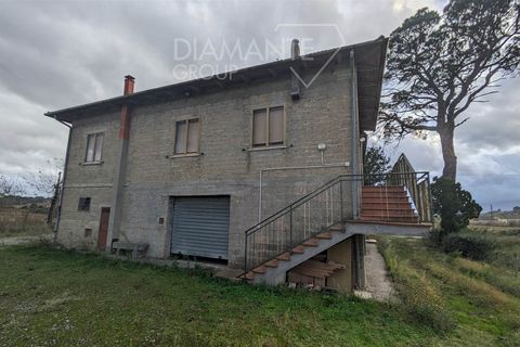 Villa a Chiusi, Siena, Chiusi - € 120.000 | Ref: SI8807 - foto 2