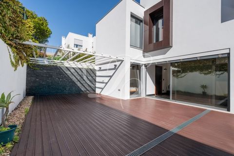 Villa a Oeiras, Lisbon, Oeiras - € 1.250.000 | Ref: L51161 - foto 2