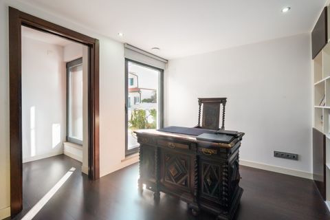 Villa a Oeiras, Lisbon, Oeiras - € 1.250.000 | Ref: L51161 - foto 13