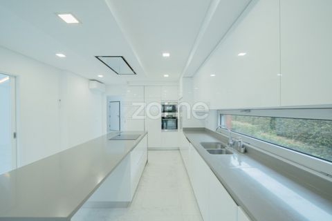 Villa i Almada, Setubal, Almada - € 2.480.000 | Ref: ZMPT575443 - foto 6
